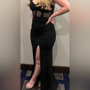 Windsor black dress with slit
